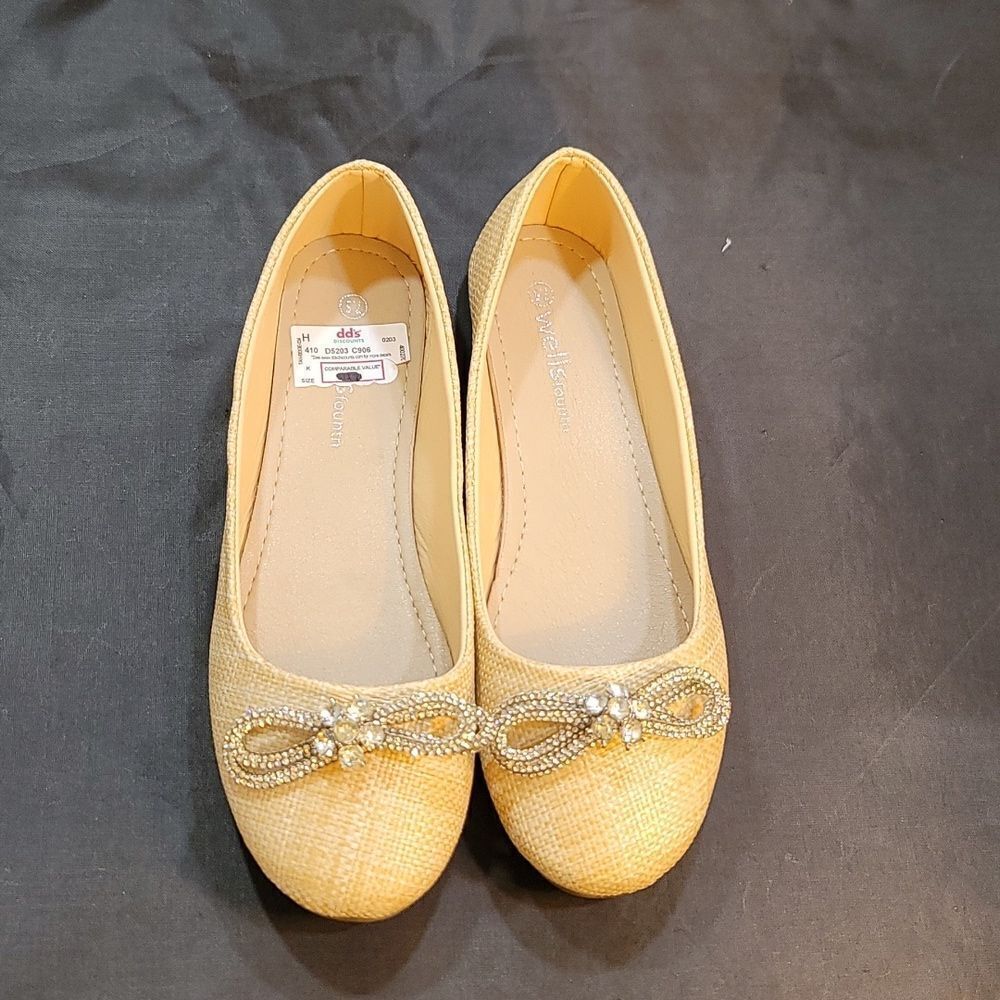 BRAND NEW WELLSFOUNTN RHINESTONE BOWNOT ROUND TOE FLAT G1